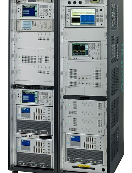 Système de test de conformité RF LTE-Advanced ME7873LA de Anritsu.