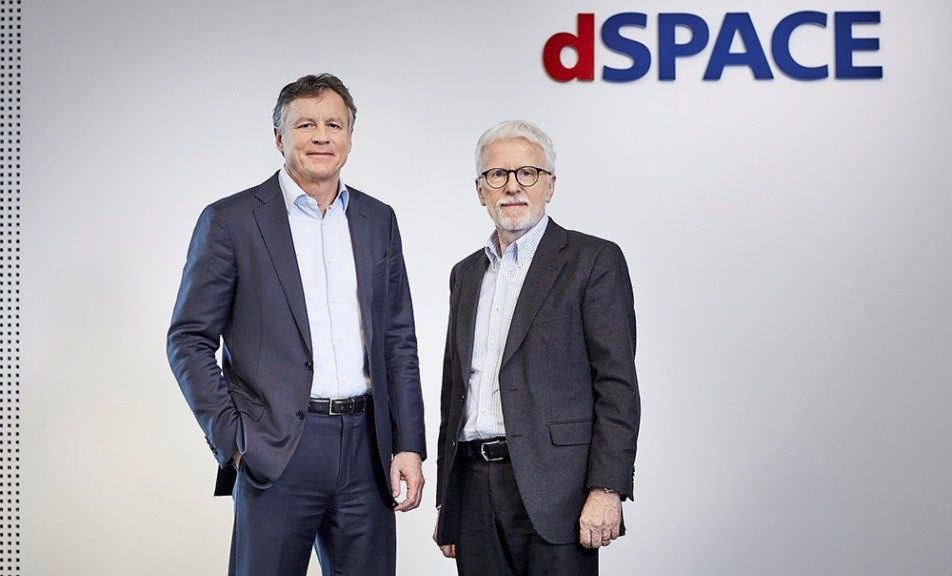 Le fondateur et PDG de dSpace Herbert Hanselmann (à droite) a passé la main à Martin Goetzeler