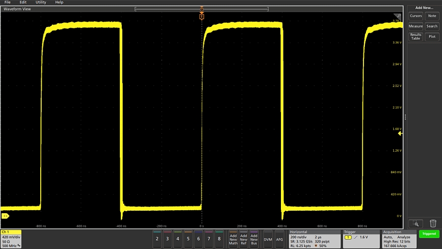 Mesures de variations du rapport cyclique sur les fronts descendants d'horloge à 1,25 MHz avec oscilloscope Tektronix.