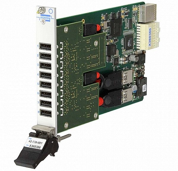 Module PXIe concentrateur USB 2.0 (modèle 42-738) de Pickering Interfaces.