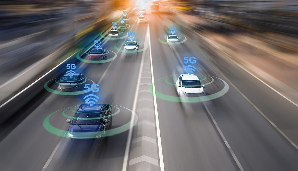 Solution de simulation de communications V2I (vehicle-to-infrastructure) au standard 5G proposée par dSpace et Anritsu.