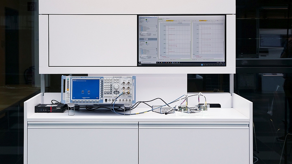 Testeur CMW de Rohde & Schwarz pour appareils NB-IoT.