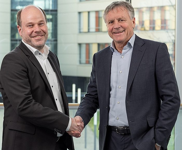 Carsten Hoff (à gauche) et Martin Goetzeler, nouveau et ancien PDG de Dspace.