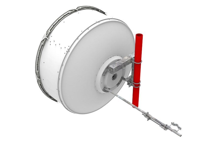 Antenne bi-bande à double polarisation HX6-611-6WH/B de CommScope.