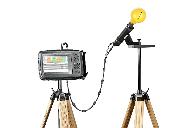 SignalShark EMF de Narda STS sur trépied